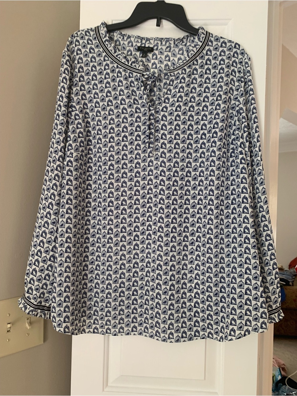 TALBOTS CLASSY BLOUSE